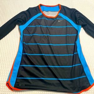 Nike women’s running athletic long sleeve tee